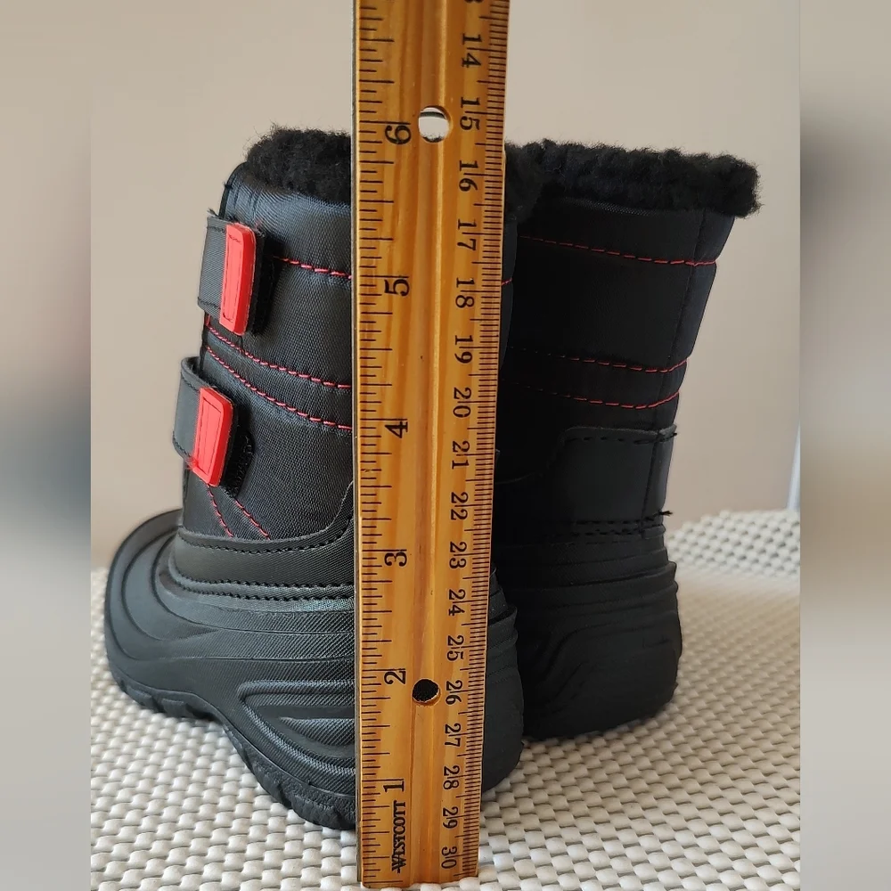 Boys Size 9 Winter Snow Boots Temperature Rated -5° NWT